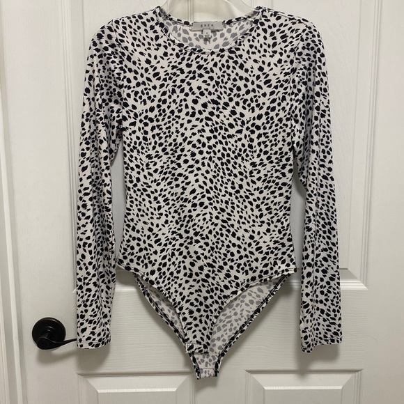 gaze Tops - Gaze Bodysuit Size S Animal Print Brown Tan Casual Long Sleeve very soft95% Poly